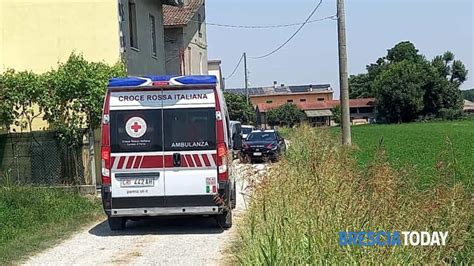 pompiano uomo si da fuoco|Tragedia a Pompiano, 62enne si dà fuoco nelle campagne: è grave